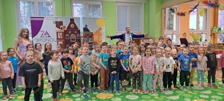 Hudební představení -Za oponou-budova II.